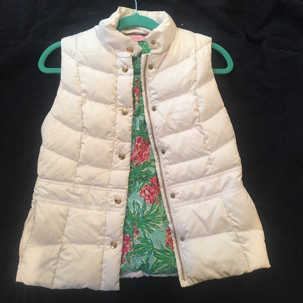 BUY IT - Lilly Pulitzer Puffy Vest w/ Print Lining